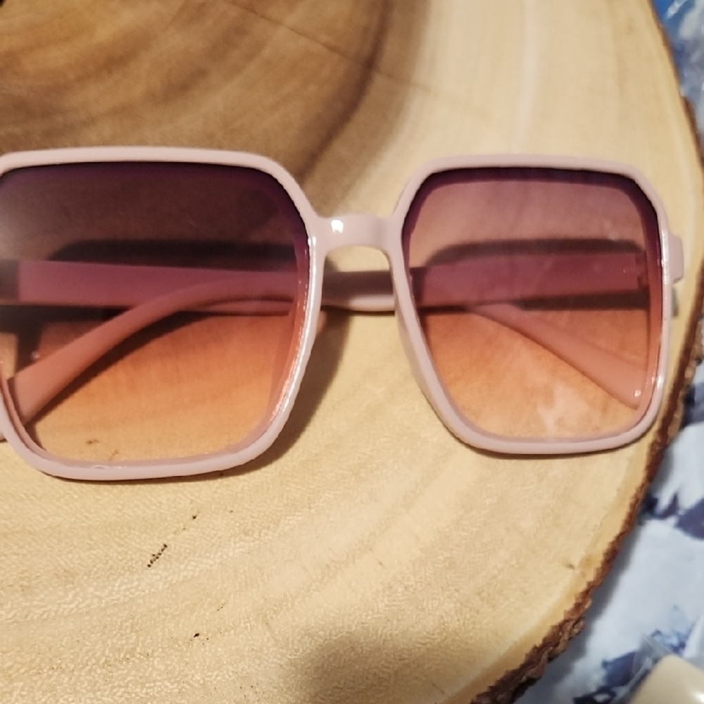 (6) Large Stylish Square Retro Sunglasses *Great for All Your Outfit Needs* New - Picture 5 of 9